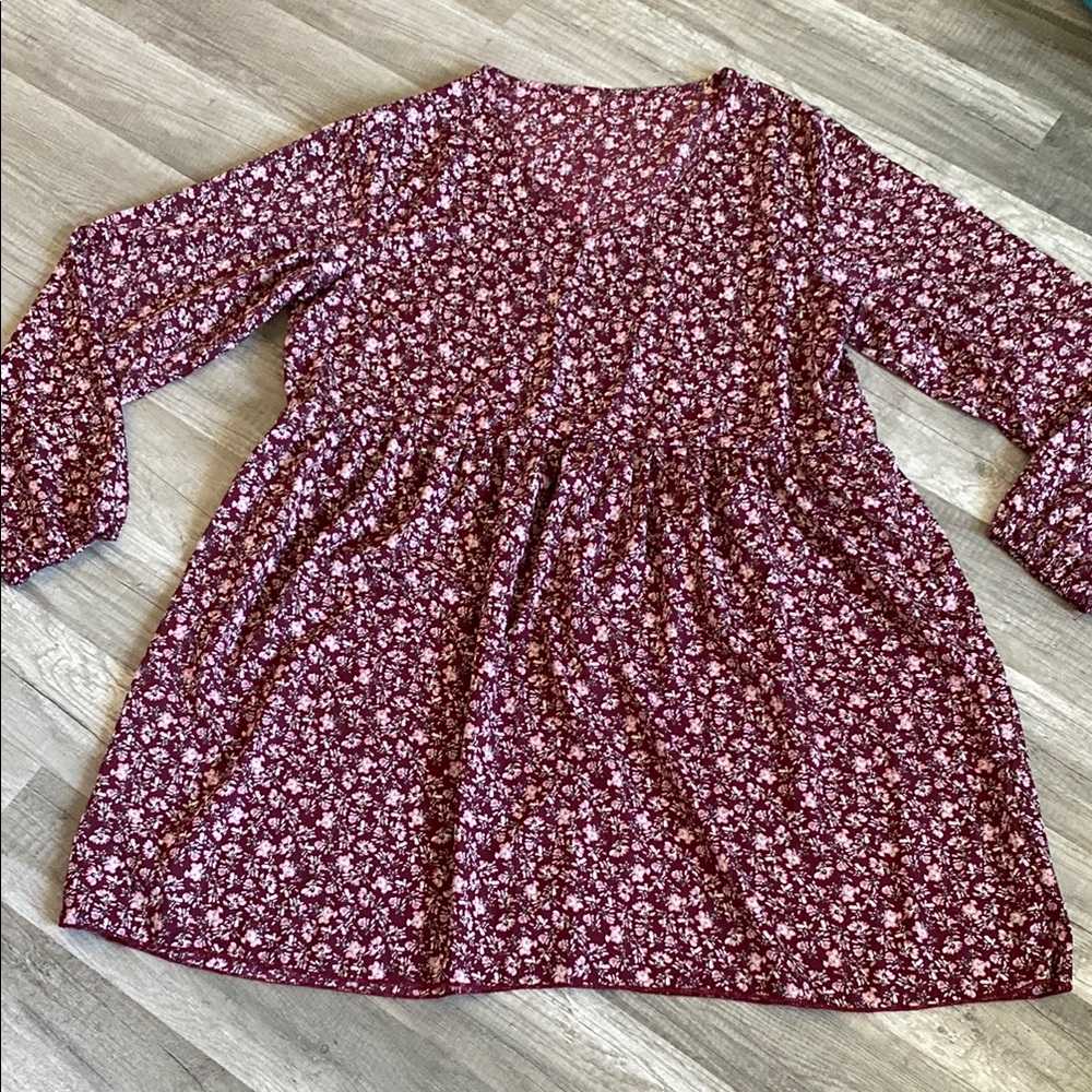 💜 2/$25 Maroon Floral Sundress with Bishop Sleeves - Picture 2 of 3